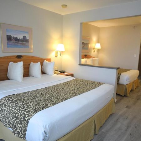 Days Inn & Suites By Wyndham Airport Албукерке Екстериор снимка