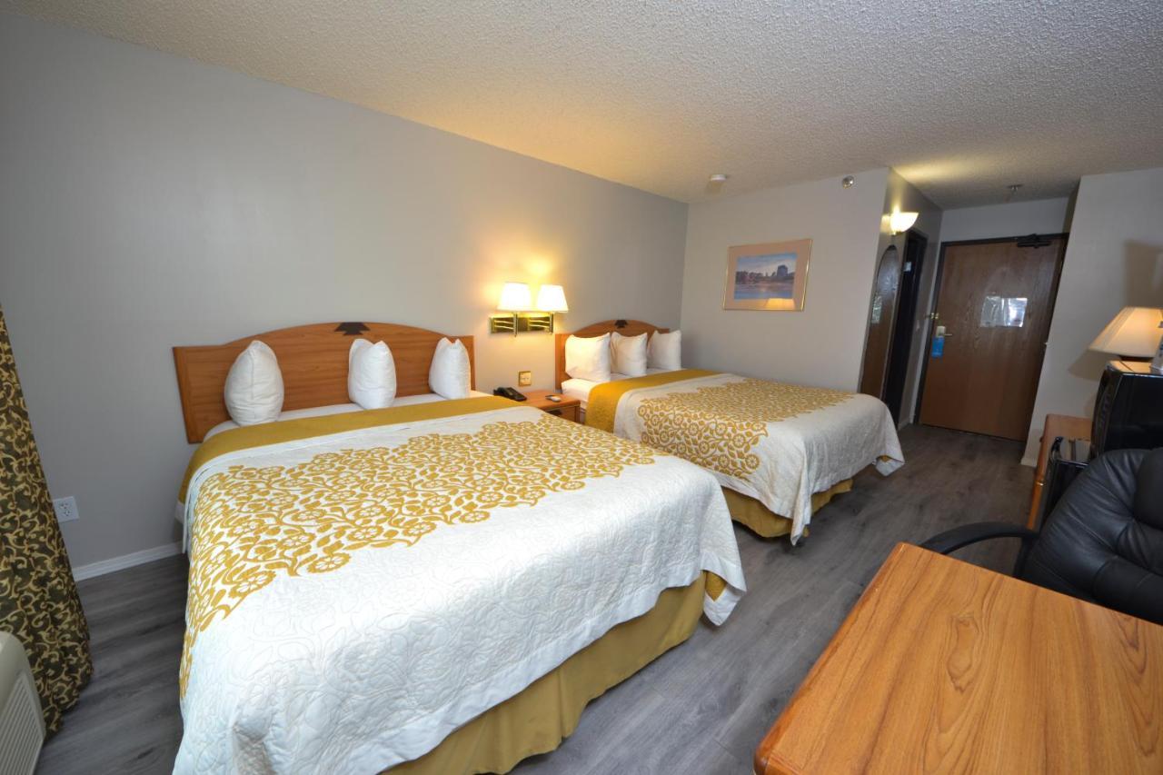 Days Inn & Suites By Wyndham Airport Албукерке Екстериор снимка
