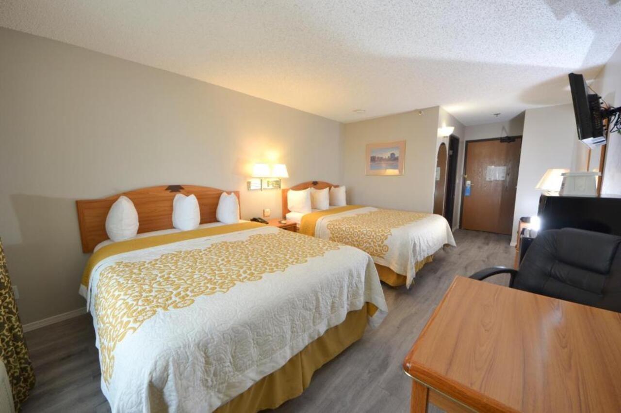 Days Inn & Suites By Wyndham Airport Албукерке Екстериор снимка