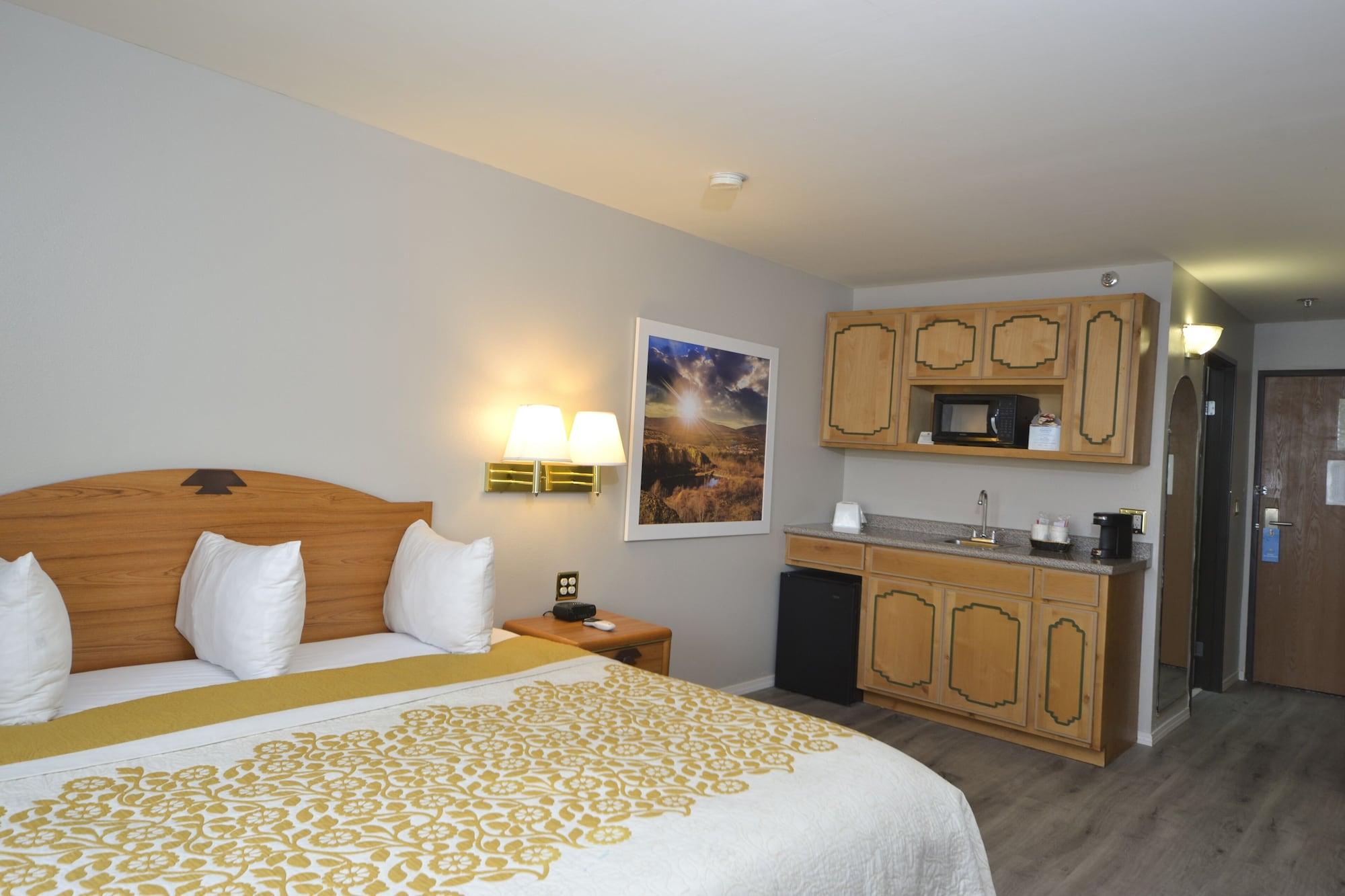 Days Inn & Suites By Wyndham Airport Албукерке Екстериор снимка