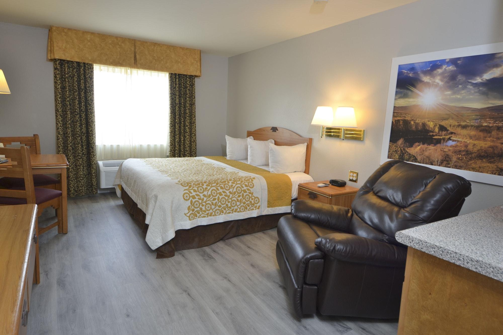 Days Inn & Suites By Wyndham Airport Албукерке Екстериор снимка