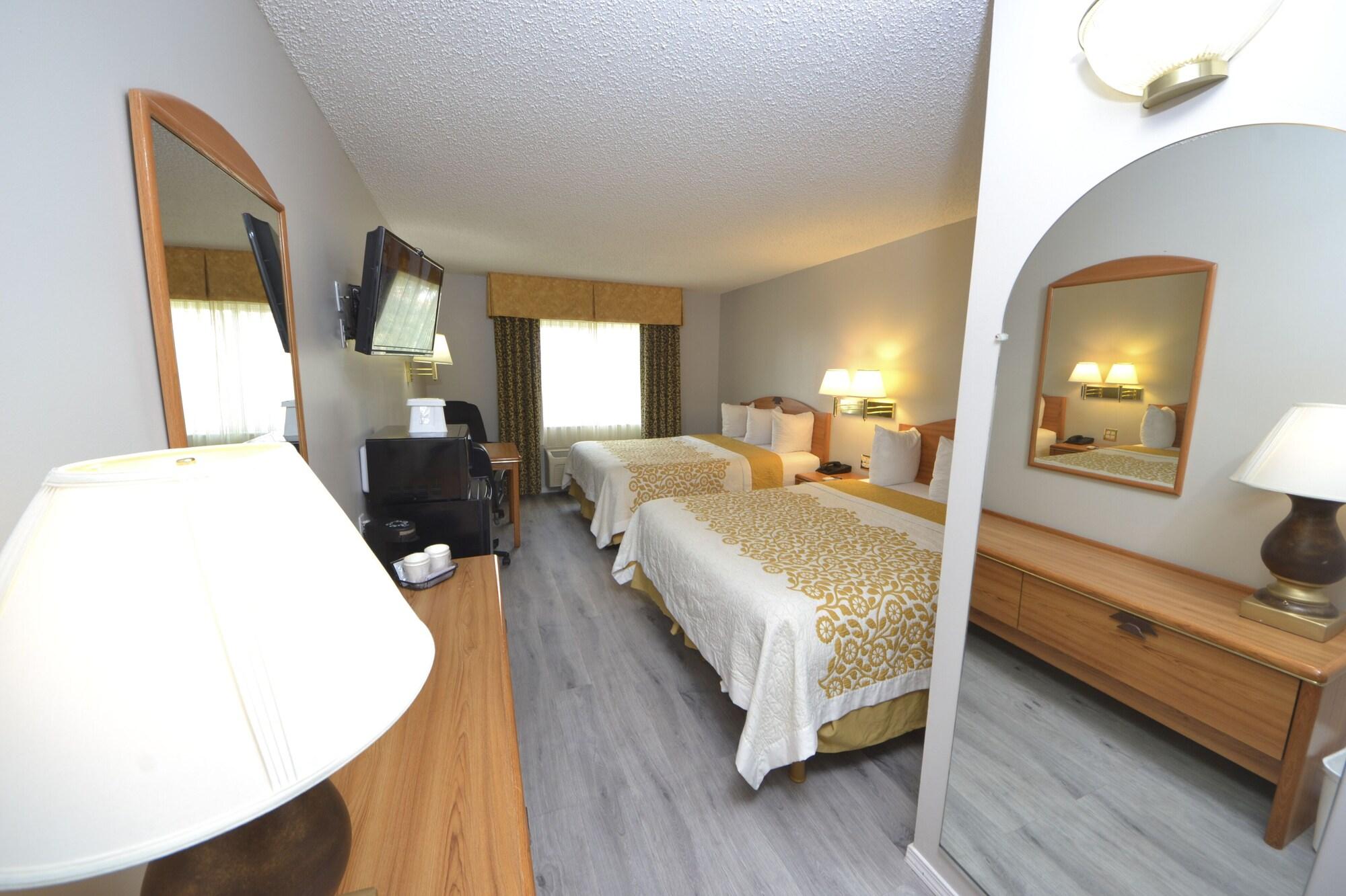 Days Inn & Suites By Wyndham Airport Албукерке Екстериор снимка