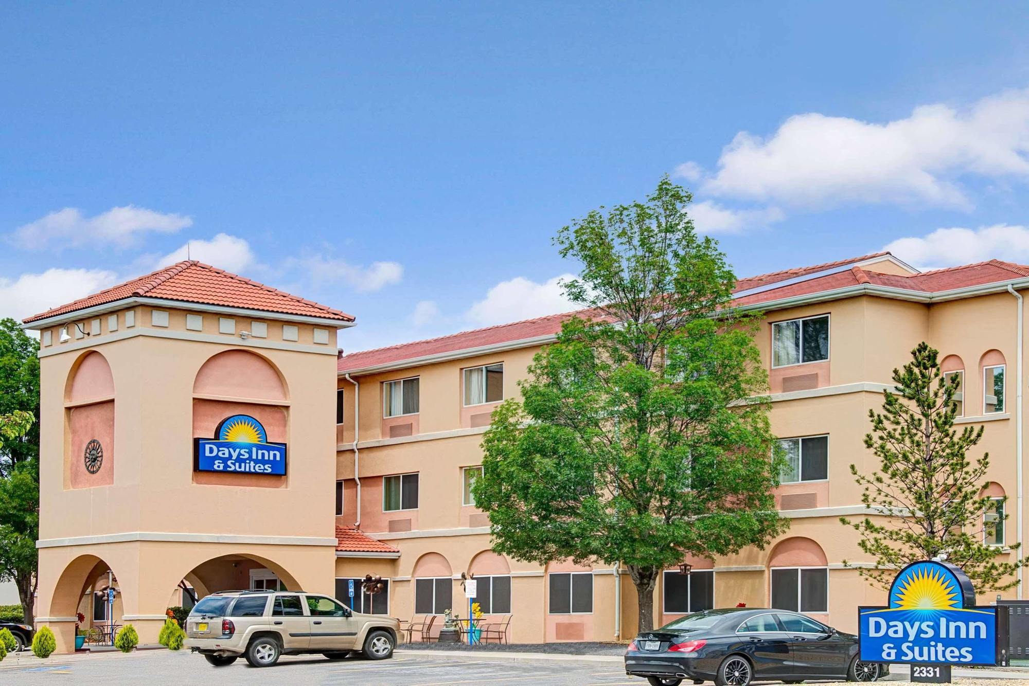 Days Inn & Suites By Wyndham Airport Албукерке Екстериор снимка
